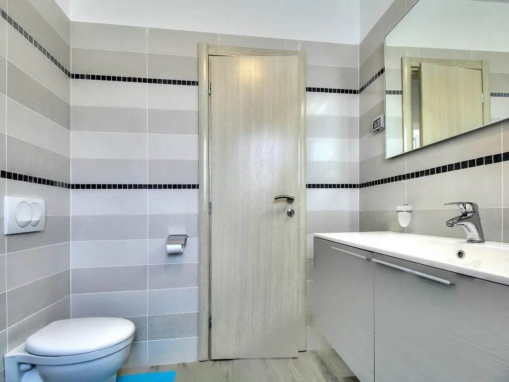 אומאג Apartments Riccardo קרואטיה