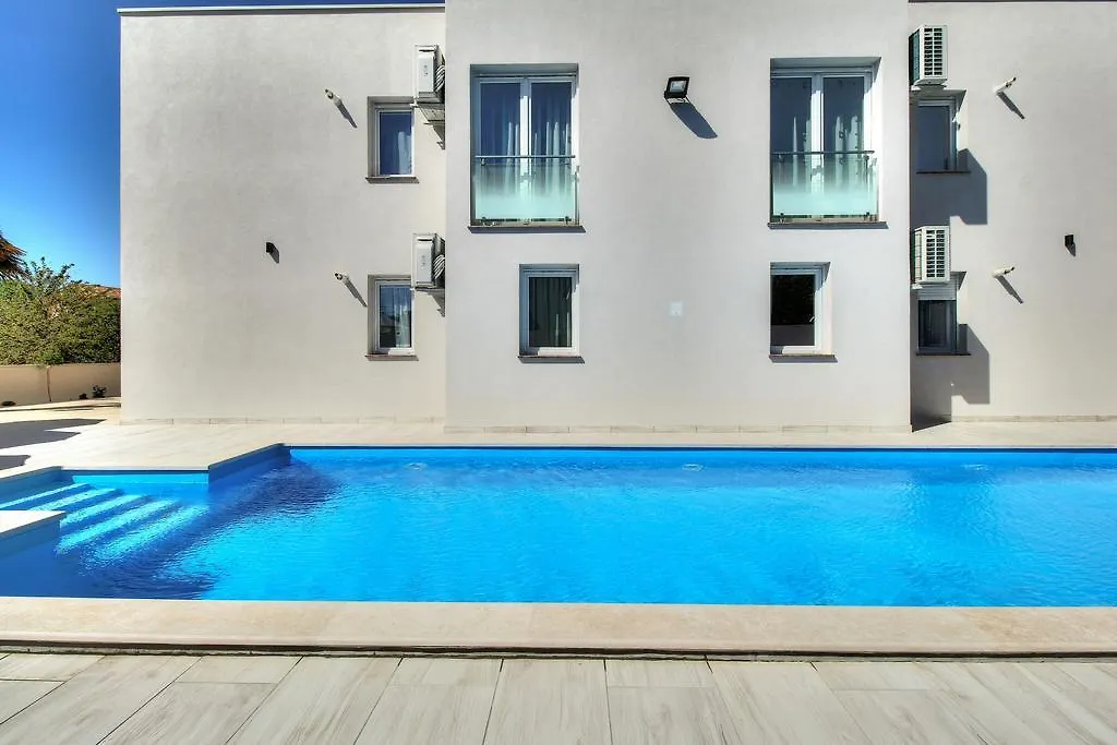 אומאג Apartments Riccardo קרואטיה