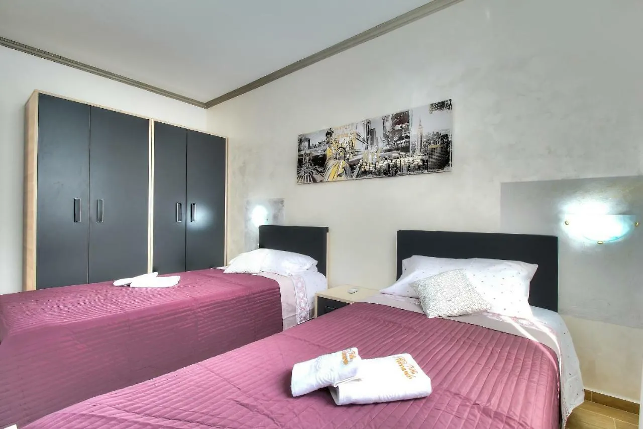 אומאג Apartments Riccardo