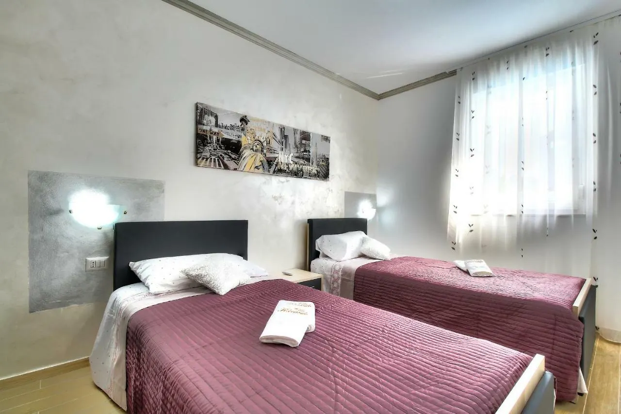 אומאג Apartments Riccardo