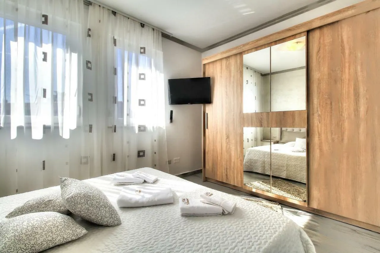 אומאג Apartments Riccardo קרואטיה