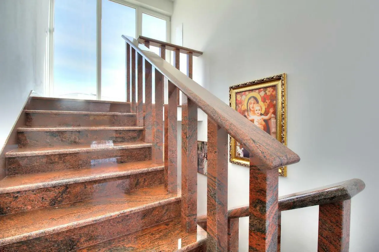 אומאג Apartments Riccardo 0*,  קרואטיה