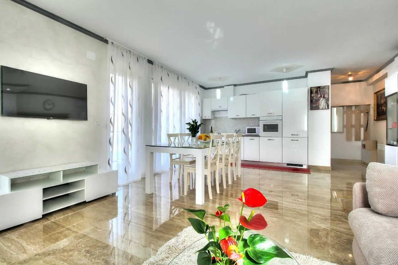 Apartments Riccardo Umag Croatia